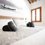 Holiday home 5 Minuti Da Rialto, Intera Palazzina Veneziana *