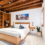 Holiday home 5 Minuti Da Rialto, Intera Palazzina Veneziana Venice