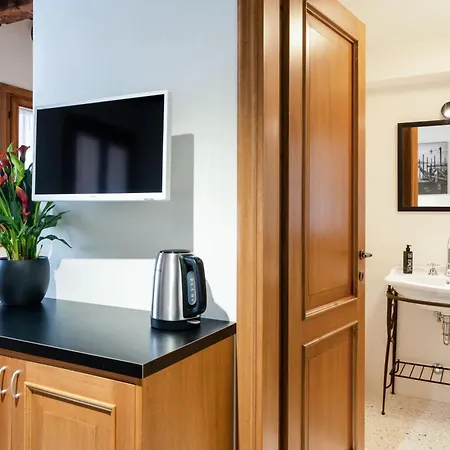 5 Minuti Da Rialto, Intera Palazzina Veneziana