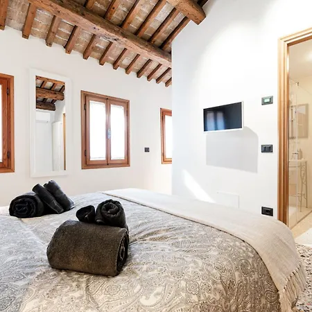 5 Minuti Da Rialto, Intera Palazzina Veneziana Nyaraló