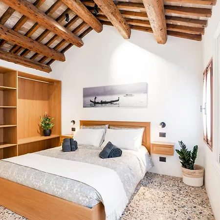 5 Minuti Da Rialto, Intera Palazzina Veneziana 펜션 *