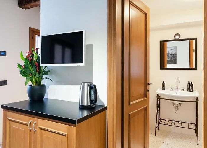 5 Minuti Da Rialto, Intera Palazzina Veneziana