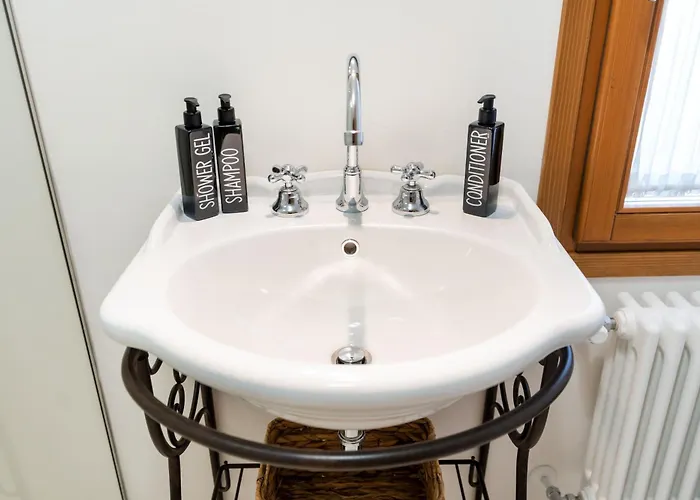 5 Minuti Da Rialto, Intera Palazzina Veneziana 펜션