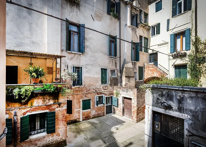 5 Minuti Da Rialto, Intera Palazzina Veneziana 펜션