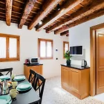 Semesterbostad 5 Minuti Da Rialto, Intera Palazzina Veneziana