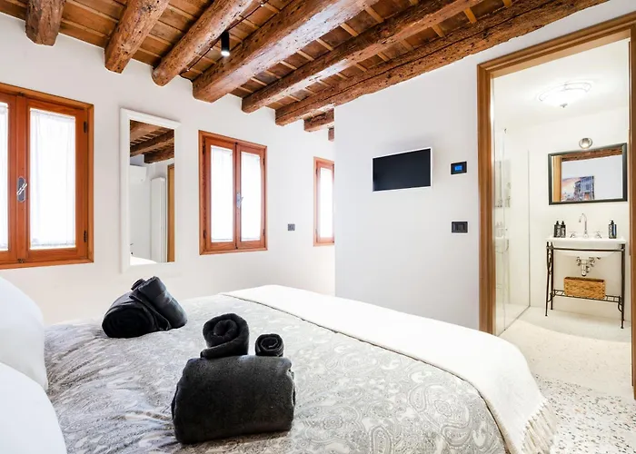 5 Minuti Da Rialto, Intera Palazzina Veneziana Tatil Evi *